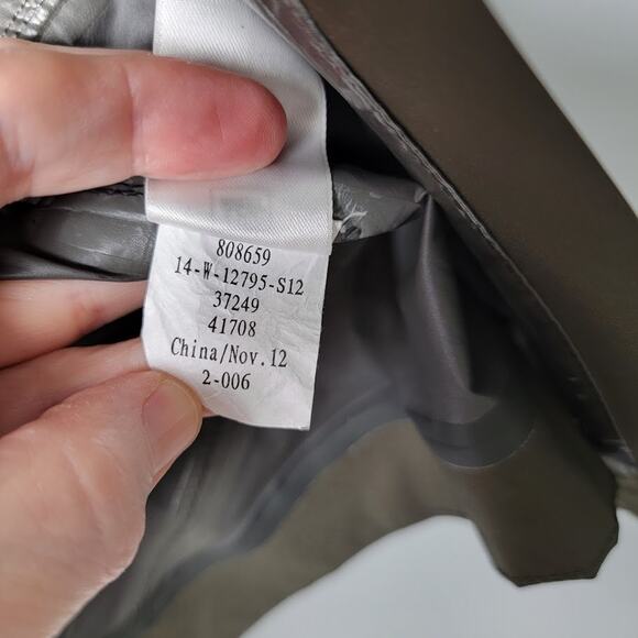 REI Olive Green Women's Jacket - Picture 14 of 16